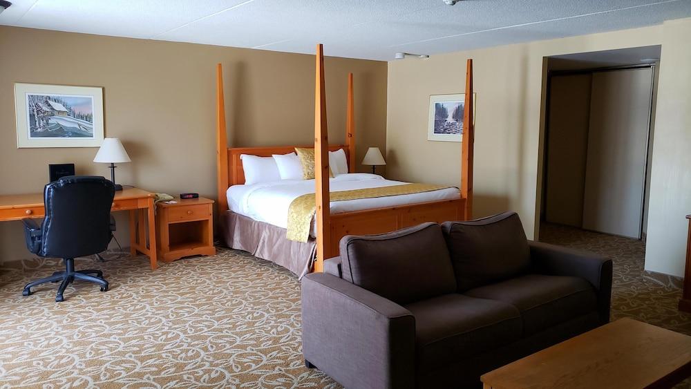 Ramada By Wyndham Pinewood Park Resort Норт Бей Екстериор снимка