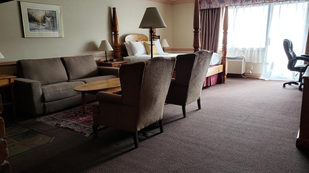 Ramada By Wyndham Pinewood Park Resort Норт Бей Екстериор снимка