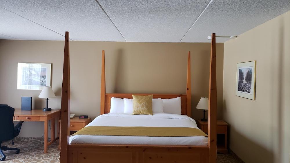Ramada By Wyndham Pinewood Park Resort Норт Бей Екстериор снимка