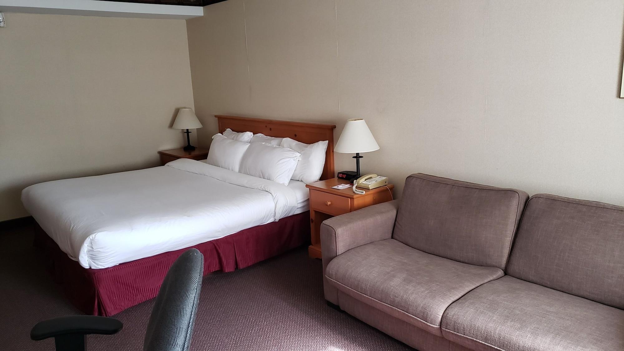 Ramada By Wyndham Pinewood Park Resort Норт Бей Екстериор снимка