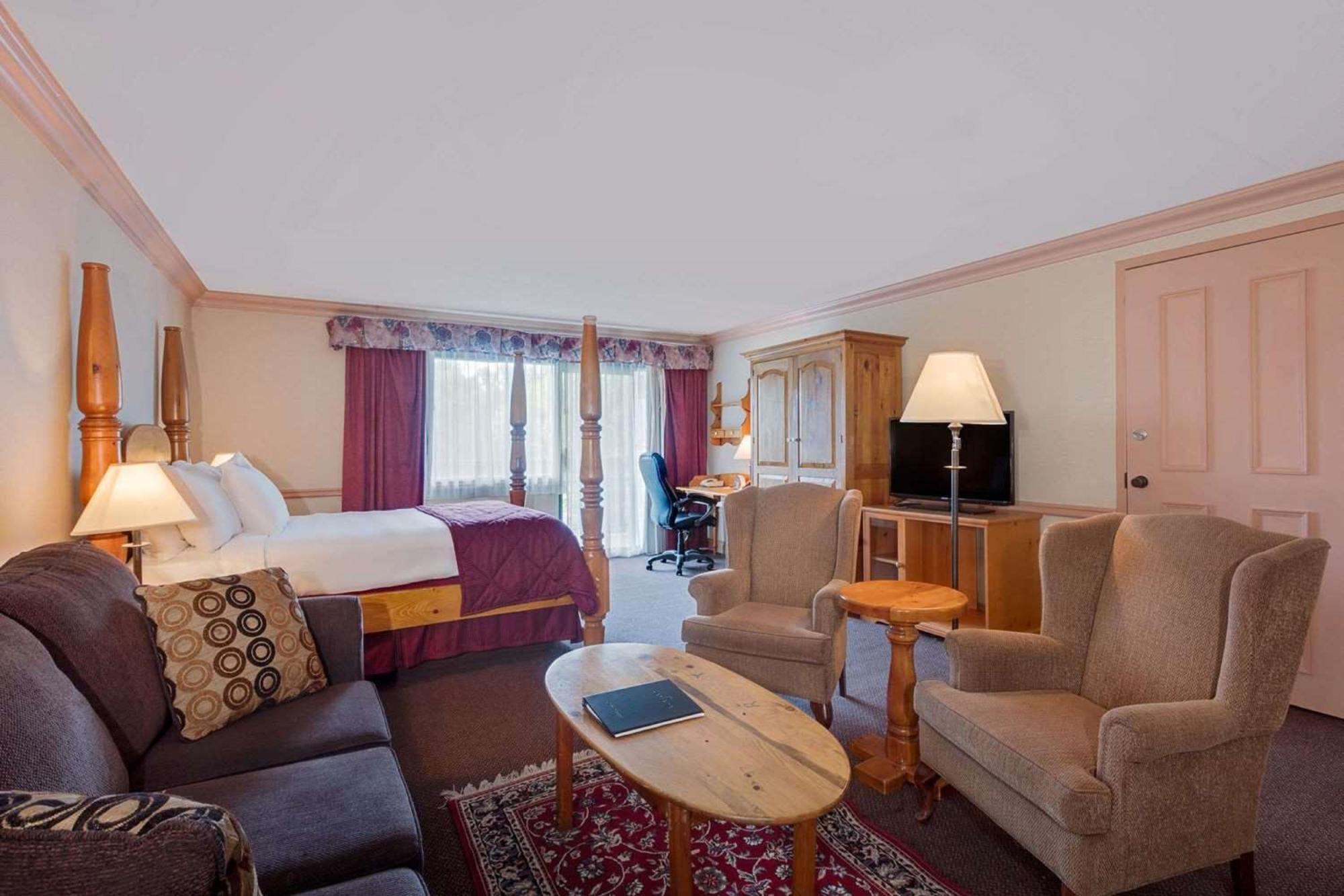 Ramada By Wyndham Pinewood Park Resort Норт Бей Екстериор снимка
