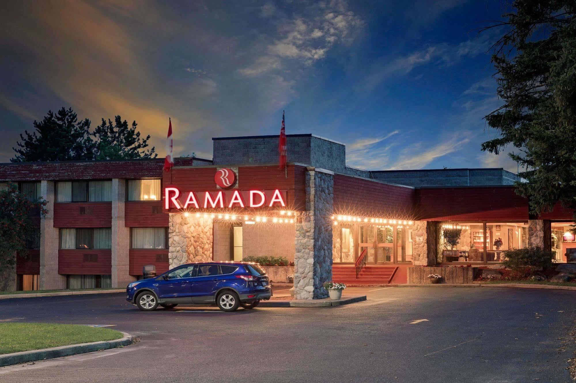 Ramada By Wyndham Pinewood Park Resort Норт Бей Екстериор снимка