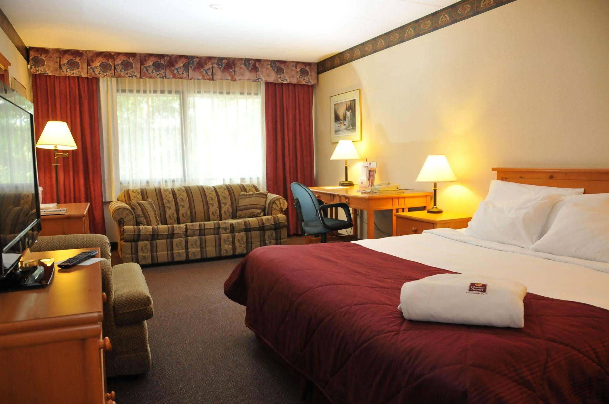 Ramada By Wyndham Pinewood Park Resort Норт Бей Екстериор снимка